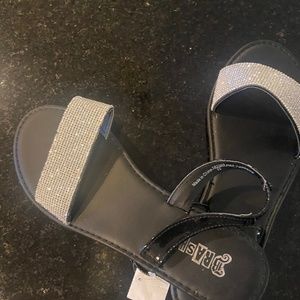 Brash sandals